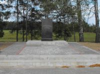 Памятник на месте расстрела узников гетто в Березино.
