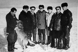Оскар Григорьевич Кричак (второй слева).