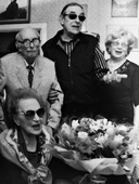 Елизавета и Михаил Мукасеи, их дети Анатолий и Элла незадолго до 100-летия Михаила Исааковича.