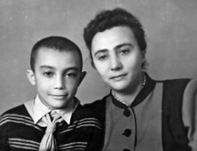 Машницкая Таисия Петровна с сыном Короткиным Виктором.