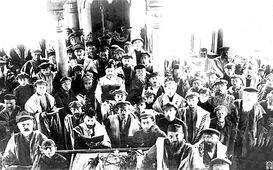 В синагоге в Смиловичах. 1920-е гг.