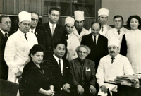 Гавриил Илизаров и Вольф Мессинг. Нижний ряд 1-й и 2-й справа.