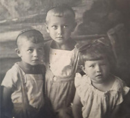 Яша, Люсик и Сара маленькие. Минск, 1926 г.