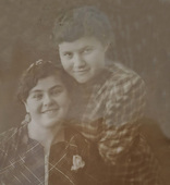 Рая и Сара в молодости. Минск, конец 1930-х гг.