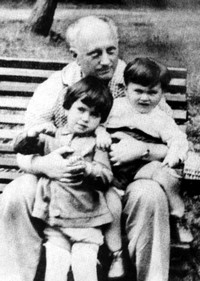 Григорий Березкин с детьми Олей и Витей. Минск. Фото 1965 г.