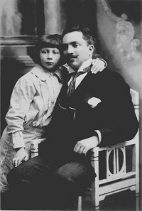 Артур Соломонович Миляев с сыном Владимиром