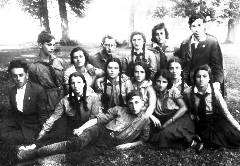   (    )   <>, <   > (, 1932 .)