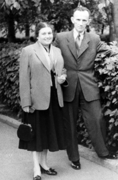 Анна Мачиз с супругом Исааком на отдыхе. 1954 г.